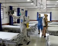 Pakistan sau 1 tháng tái mở cửa có thêm 100.000 ca nhiễm virus SARS-CoV-2