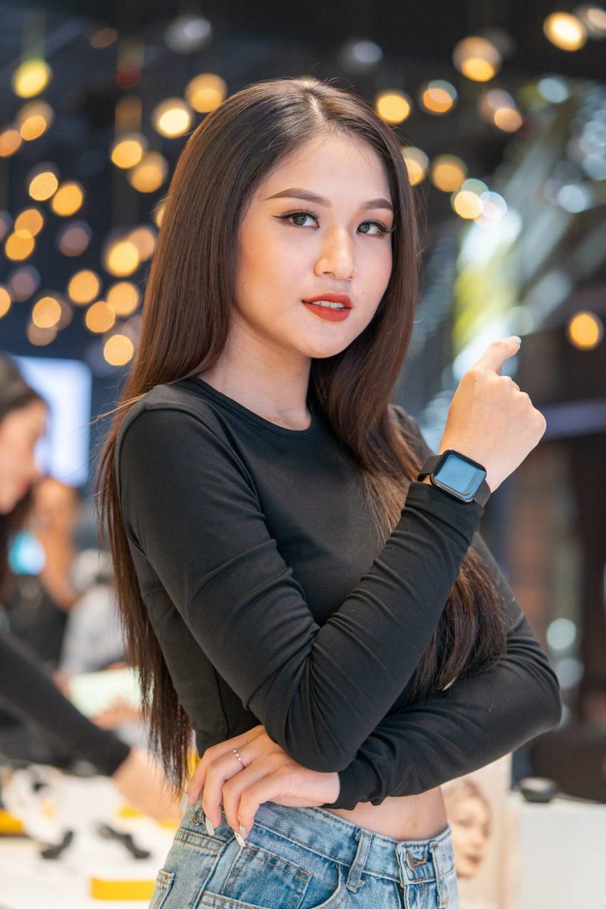 Chiều 9-7-2020, tại TP.HCM, Realme đã lần đầu tiên giới thiệu với thị trường Việt Nam những sản phẩm AIoT của mình là đồng hồ thông minh realme Watch, tai nghe không dây realme Buds Q bên cạnh smartphone realme C11.