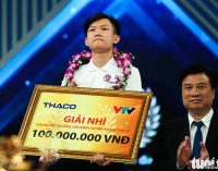 Đôi vớ của cha nâng bước chân con vào trận chung kết Olympia