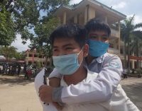 Cái kết có hậu của câu chuyện cổ tích 4.0 “10 năm cõng bạn đến trường”