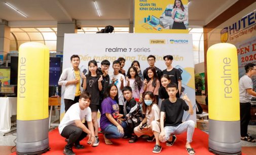 Realme Việt Nam tham gia ngày hội tân sinh 2 Đại học HUTECH và Văn Lang