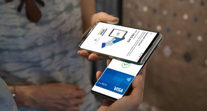 Thanh toán không tiếp xúc bằng thẻ Visa trên smartphone đang tăng nhanh