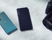 Sony Xperia 1 III có ống kính telephoto không giống các smartphone khác