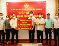 Tập đoàn VNPT trao tặng Bắc Ninh và Bắc Giang mỗi tỉnh 1 tỷ đồng cho quỹ phòng, chống COVID-19