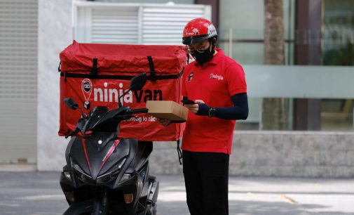 Dịch vụ giao hàng Ninja Van trên GrabExpress giúp hàng chục triệu khách hàng vận chuyển hàng hóa trong mùa dịch COVID-19
