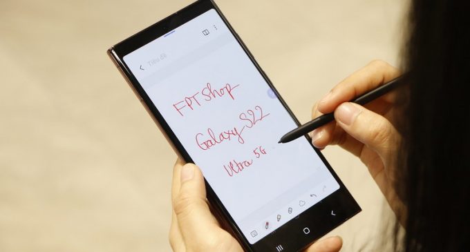 Dòng “Note” đã trở lại trên Galaxy S22 Ultra, FPT Shop tặng ưu đãi đến 8 triệu đồng cho khách đặt trước
