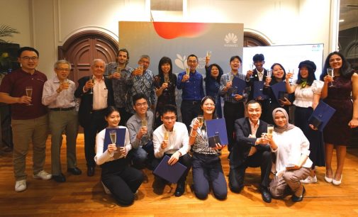 Sinh viên Việt Nam có mặt trong đội chiến thắng cuộc thi Hạt giống cho Tương lai APAC Tech4Good của Huawei