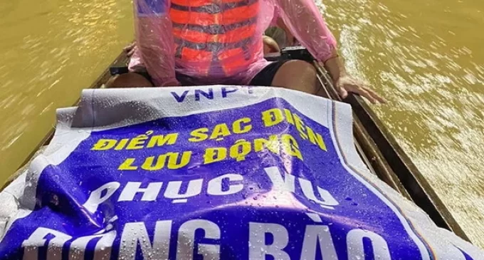 VNPT hỗ trợ liên lạc cho người dân Huế và Đà Nẵng khắc phục hậu quả bão số 5 Sơn Ca