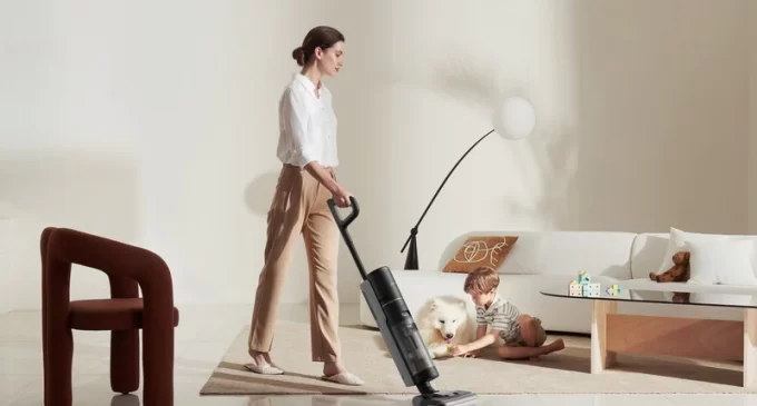 Máy hút bụi lau sàn Dreame H12 Pro với cuộn lăn tràn 2 viền và tính năng tự sấy giẻ đã bán tại Việt Nam