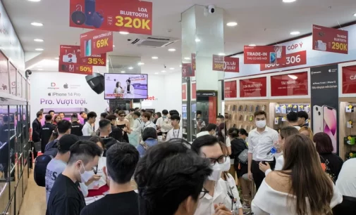 Giảm giá sâu hàng di động dịp Halloween