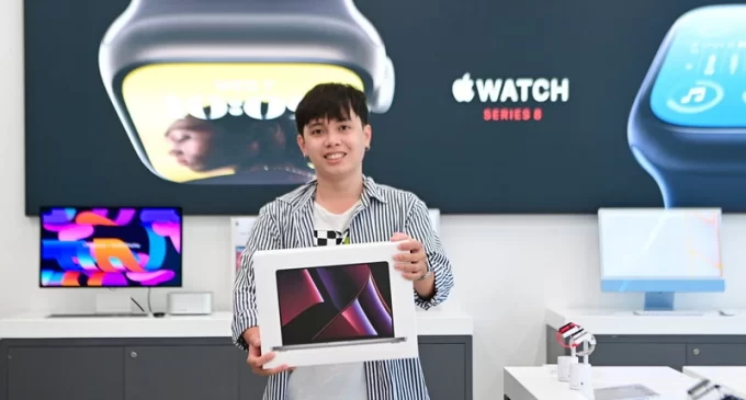 FPT Shop mở bán Apple MacBook Pro 14 | 16 M2 2023 chính hãng  