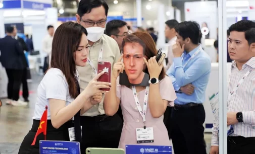 Công nghệ sinh trắc học nhận diện khuôn mặt VNPT FaceID gây ấn tượng tại Asia Tech X Singapore 2023