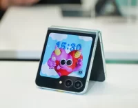 Smartphone gập Galaxy Z Flip5 tiếp tục giảm thêm đến 3 triệu đồng so với tháng 9-2023