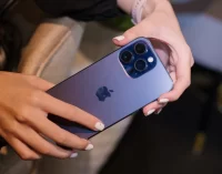 Đại lý bán lẻ chạy chương trình bán iPhone không lợi nhuận, giá ra sao?