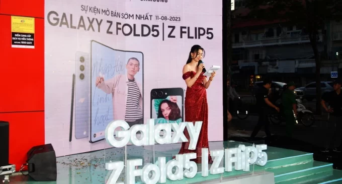 FPT Shop mở bán sớm bộ đôi smartphone gập Samsung Galaxy Z5 Series