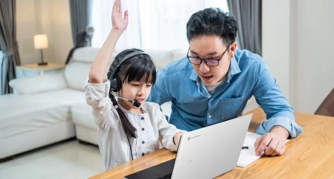 Samsung chính thức giới thiệu máy tính Galaxy Chromebook Go cho giáo dục thông minh tại Việt Nam