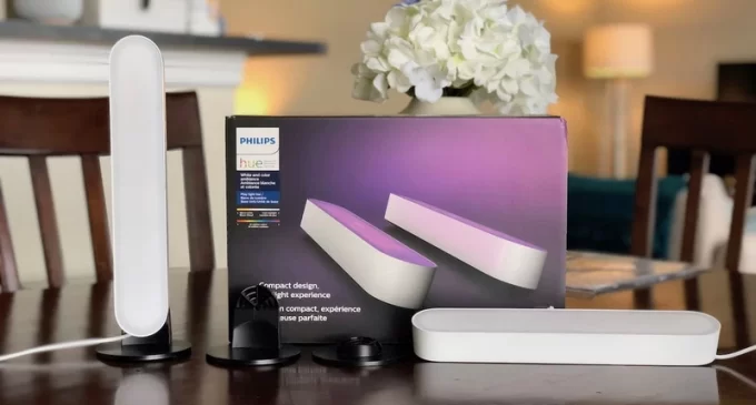 Đèn thông minh Philips Hue Play Bar cho trang trí nhà ở và giải trí tại gia