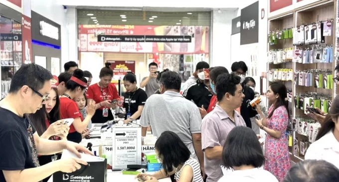 Cận Tết Giáp Thìn 2024, điện thoại, phụ kiện công nghệ giảm giá hàng loạt