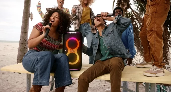 CES 2024: Hai bộ loa tiệc tùng JBL PartyBox thế hệ mới PartyBox Club 120 và PartyBox Stage 320