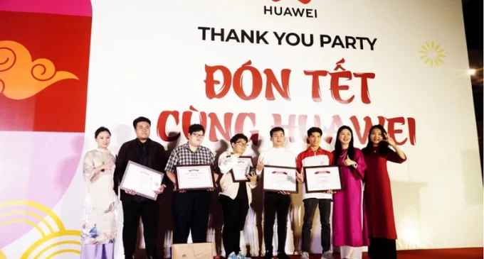 6 sinh viên chiến thắng tại cuộc thi ICT Competition Vietnam 2023 – 2024 của Huawei