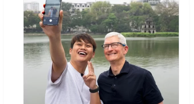 CEO Tim Cook của nhà Táo Apple lần đầu thăm Việt Nam