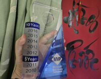 Mừng cậu em vượt qua cái mốc 10 năm liền nhận giải thưởng Microsoft MVP