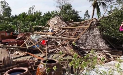 Lốc xoáy sập nhiều nhà ở Kiên Giang