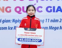 FPT Shop thưởng 45 triệu đồng cho vận động viên nhí Nguyễn Hoàng Bảo Chi đạt 2 huy chương vàng trượt băng tốc độ Đông Nam Á