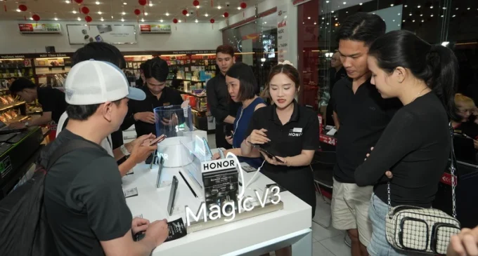 FPT Shop mở bán độc quyền smartphone gập HONOR Magic V3 với nhiều ưu đãi