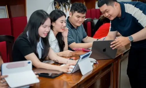 D.Educare tổ chức workshop “Mở lối nghề nghiệp cùng AI” cho sinh viên