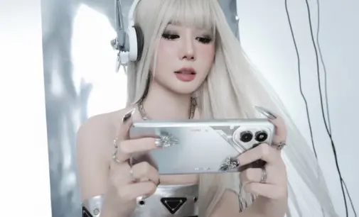 TECNO Việt Nam ra mắt smartphone POVA 7 với ‘siêu pin’ 7.000mAh và thiết kế ‘tàu vũ trụ’