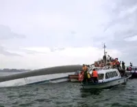 Lật tàu du lịch Vịnh Xanh 58 ở Vịnh Hạ Long