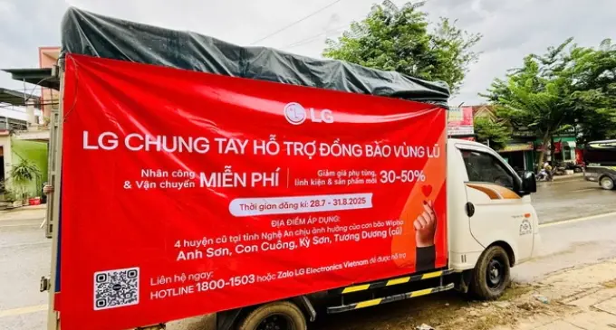 LG hỗ trợ sửa chữa thiết bị điện tử điện máy cho người dân vùng bão lũ tại Nghệ An và Điện Biên