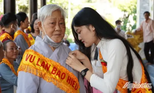 Rằm tháng Bảy Vu Lan báo hiếu và xá tội vong nhân