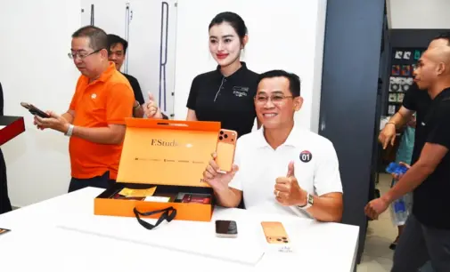 FPT Shop giao hàng và mở bán dòng iPhone 17 Series