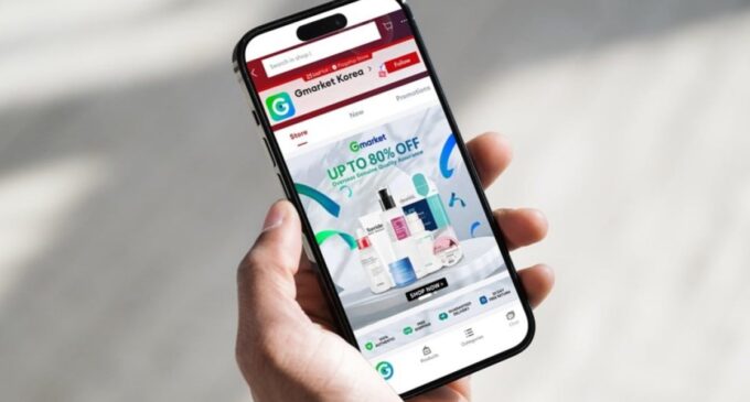 Người tiêu dùng ở Việt Nam có thể đặt mua nhiều sản phẩm từ Hàn Quốc trên sàn Lazada Việt Nam