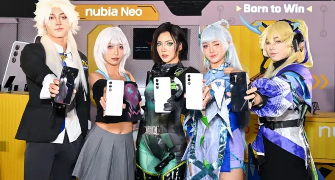 ZTE ra mắt thị trường Việt Nam smartphone chơi game nubia NEO 3 GT 5G phiên bản mới màu trắng và tái hợp tác với đội tuyển Esports Saigon Phantom