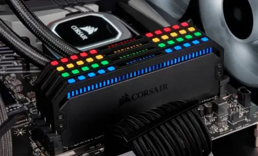 Giá bộ nhớ RAM toàn cầu tăng như tên lửa