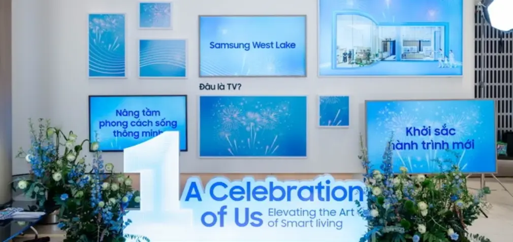 Cửa hàng Samsung West Lake khuyến mại mừng sinh nhật 1 tuổi trong dịp kỷ niệm 3 thập kỷ Samsung ở Việt Nam