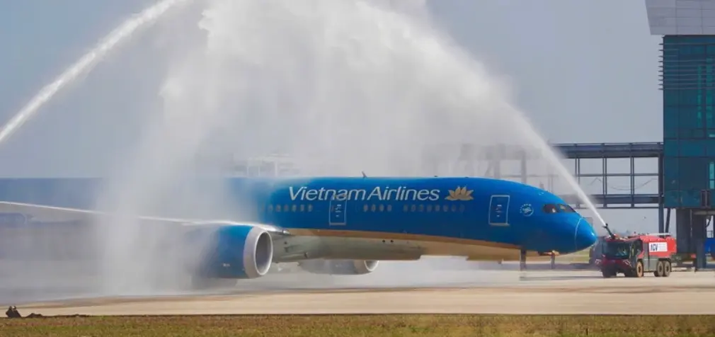 Sân bay quốc tế Long Thành LTH đón chuyến bay chở khách đầu tiên