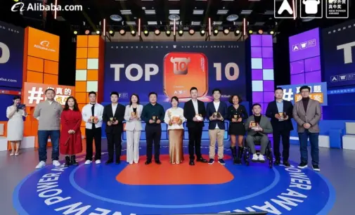 Doanh nghiệp xuất khẩu Việt Nam V.Kaus đạt Top 10 Toàn cầu tại giải thưởng New Power Award 2025 của Alibaba.com