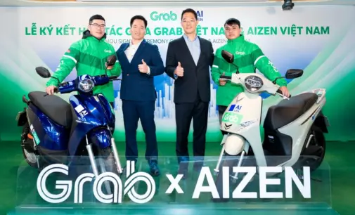 Grab Việt Nam hợp tác với AIZEN Việt Nam hỗ trợ đối tác tài xế Grab thuê xe máy điện