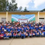 FPT Shop tặng quà Tết công nghệ cho học sinh vùng biên Sơn La