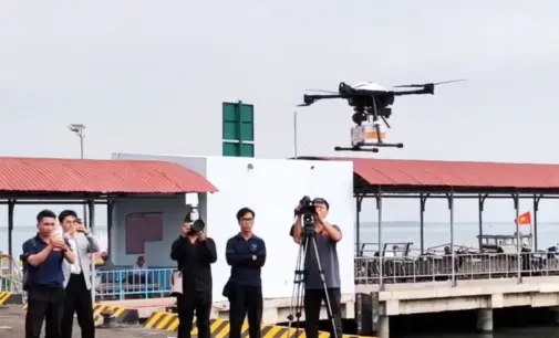 TP.HCM khai trương loại hình vận chuyển bưu chính bằng thiết bị bay không người lái (UAV)