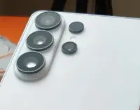 Dòng smartphone Samsung Galaxy S26 Series có cụm camera “trở lại đảo”