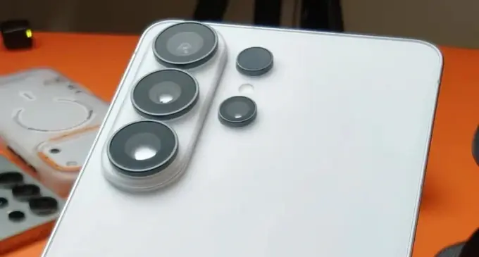 Dòng smartphone Samsung Galaxy S26 Series có cụm camera “trở lại đảo”