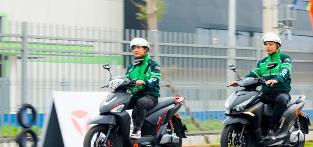 Grab Việt Nam hợp tác với Yadea Việt Nam hỗ trợ đối tác tài xế Grab chuyển đổi sang xe máy điện