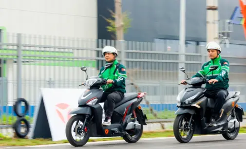 Grab Việt Nam hợp tác với Yadea Việt Nam hỗ trợ đối tác tài xế Grab chuyển đổi sang xe máy điện