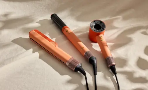 Dyson ra mắt phiên bản màu mới mùa Hè 2026 Ceramic Apricot và Topaz cho các thiết bị chăm sóc tóc