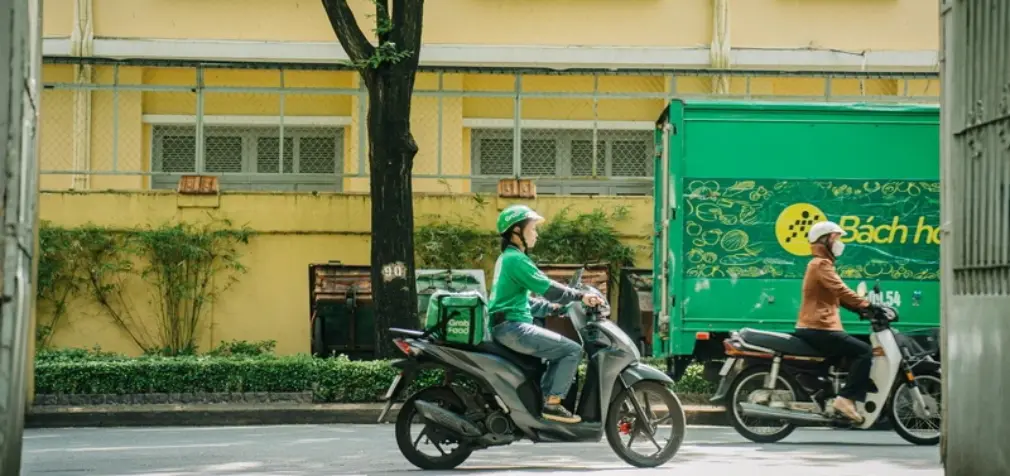 Grab Việt Nam hỗ trợ đối tác tài xế xe xăng và xe điện tuần thứ tư liên tiếp trong tình hình biến động giá xăng